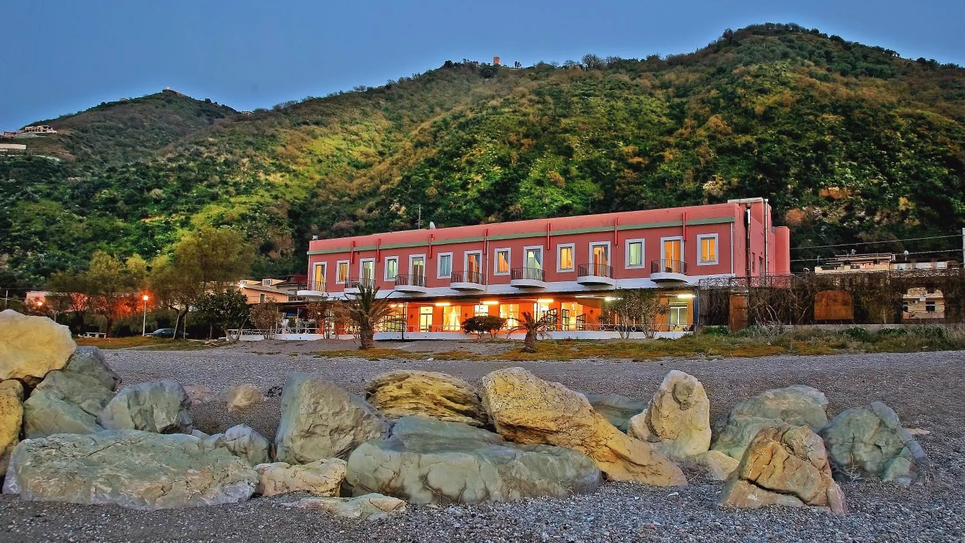 Hotel Ristorante La Scogliera Piraino Italia