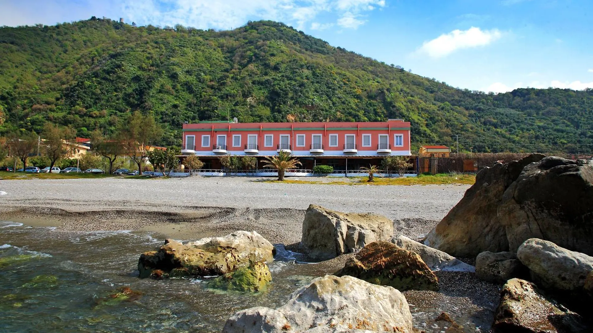 Hotel Ristorante La Scogliera - Nuova Gestione Piraino 3*,  Italia